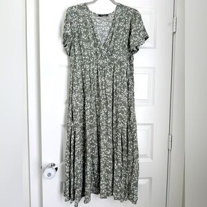BloomChic floral print dress size 14-16